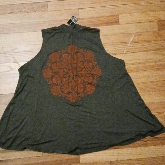 Top - Picture 3 of 4